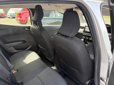 Renault Clio TCe Iconic Hatchback 1.0 Manual Petrol - U80436