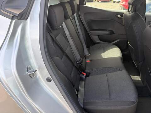 Renault Clio TCe Iconic Hatchback 1.0 Manual Petrol - U80436