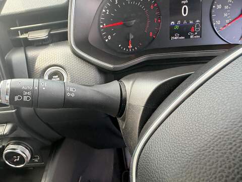 Renault Clio TCe Iconic Hatchback 1.0 Manual Petrol - U80436