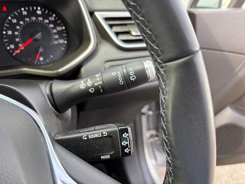 Renault Clio TCe Iconic Hatchback 1.0 Manual Petrol - U80436