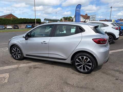 Renault Clio TCe Iconic Hatchback 1.0 Manual Petrol - U80436
