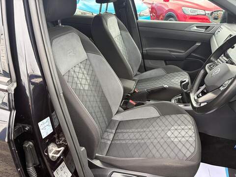 Volkswagen Polo 1.0 TSI R-Line Hatchback 5dr Petrol Manual Euro 6 (s/s) (95 ps) - U80437