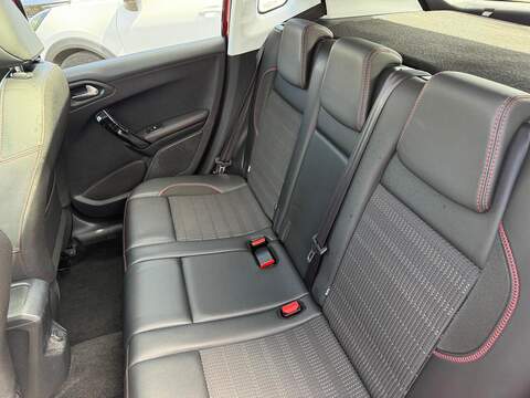 Peugeot 2008 1.5 BlueHDi GT Line SUV 5dr Diesel Manual 6 Spd Eu SUV 1.5 Manual Diesel - U80439