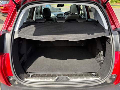 Peugeot 2008 1.5 BlueHDi GT Line SUV 5dr Diesel Manual 6 Spd Eu SUV 1.5 Manual Diesel - U80439