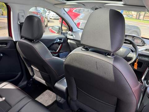 Peugeot 2008 1.5 BlueHDi GT Line SUV 5dr Diesel Manual 6 Spd Eu SUV 1.5 Manual Diesel - U80439