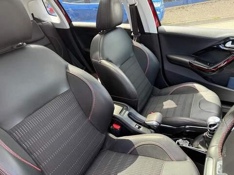 Peugeot 2008 1.5 BlueHDi GT Line SUV 5dr Diesel Manual 6 Spd Eu SUV 1.5 Manual Diesel - U80439