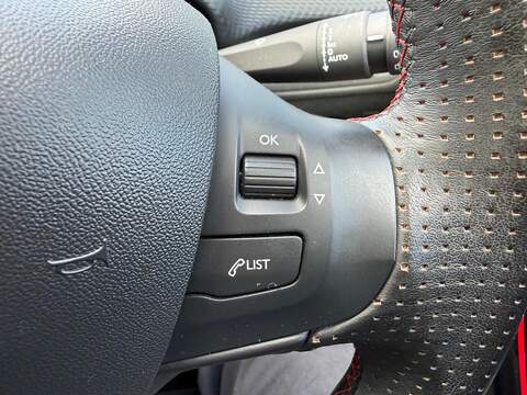 Peugeot 2008 1.5 BlueHDi GT Line SUV 5dr Diesel Manual 6 Spd Eu SUV 1.5 Manual Diesel - U80439