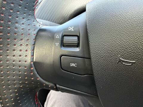 Peugeot 2008 1.5 BlueHDi GT Line SUV 5dr Diesel Manual 6 Spd Eu SUV 1.5 Manual Diesel - U80439