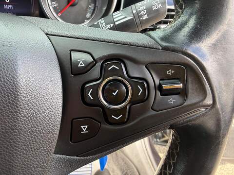 Vauxhall Astra 1.4i Turbo SRi Nav Hatchback 5dr Petrol Auto Euro 6 (s/s) (150 ps) - U80462