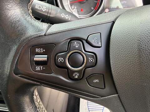 Vauxhall Astra 1.4i Turbo SRi Nav Hatchback 5dr Petrol Auto Euro 6 (s/s) (150 ps) - U80462