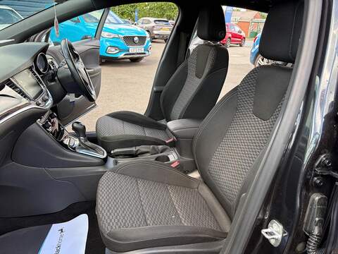 Vauxhall Astra 1.4i Turbo SRi Nav Hatchback 5dr Petrol Auto Euro 6 (s/s) (150 ps) - U80462