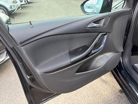 Vauxhall Astra 1.4i Turbo SRi Nav Hatchback 5dr Petrol Auto Euro 6 (s/s) (150 ps) - U80462