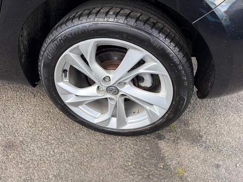 Vauxhall Astra 1.4i Turbo SRi Nav Hatchback 5dr Petrol Auto Euro 6 (s/s) (150 ps) - U80462