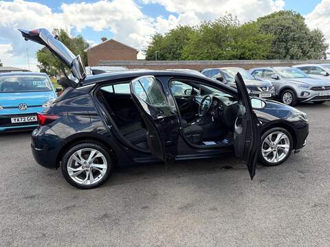 Vauxhall Astra 1.4i Turbo SRi Nav Hatchback 5dr Petrol Auto Euro 6 (s/s) (150 ps) - U80462
