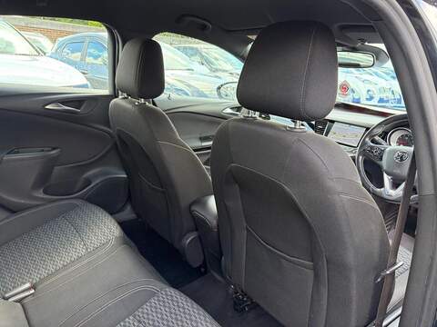 Vauxhall Astra 1.4i Turbo SRi Nav Hatchback 5dr Petrol Auto Euro 6 (s/s) (150 ps) - U80462