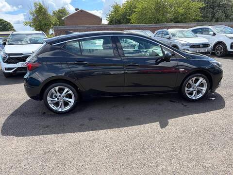 Vauxhall Astra 1.4i Turbo SRi Nav Hatchback 5dr Petrol Auto Euro 6 (s/s) (150 ps) - U80462