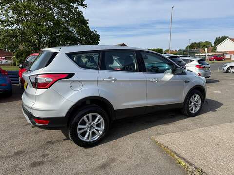 Ford Kuga 1.5 TDCi Zetec SUV 5dr Diesel Manual Euro 6 (s/s) (120 ps) - U80481