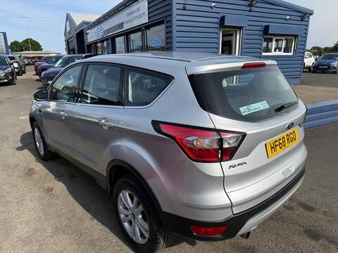 Ford Kuga 1.5 TDCi Zetec SUV 5dr Diesel Manual Euro 6 (s/s) (120 ps) - U80481