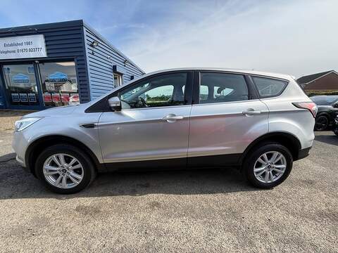 Ford Kuga 1.5 TDCi Zetec SUV 5dr Diesel Manual Euro 6 (s/s) (120 ps) - U80481