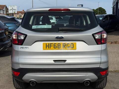 Ford Kuga 1.5 TDCi Zetec SUV 5dr Diesel Manual Euro 6 (s/s) (120 ps) - U80481