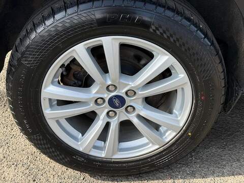 Ford Kuga 1.5 TDCi Zetec SUV 5dr Diesel Manual Euro 6 (s/s) (120 ps) - U80481