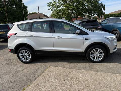 Ford Kuga 1.5 TDCi Zetec SUV 5dr Diesel Manual Euro 6 (s/s) (120 ps) - U80481