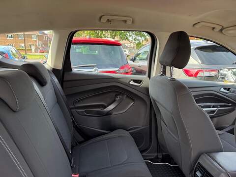 Ford Kuga 1.5 TDCi Zetec SUV 5dr Diesel Manual Euro 6 (s/s) (120 ps) - U80481
