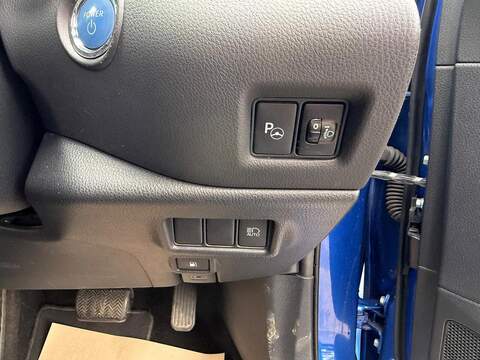 Toyota C-HR 1.8 VVT-h Design CVT Euro 6 (s/s) 5dr - U80520
