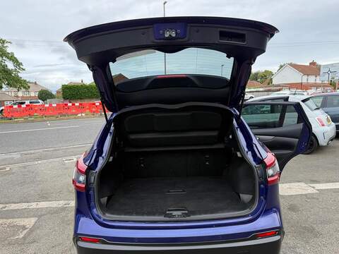 Nissan Qashqai 1.5 dCi N-Connecta SUV 5dr Diesel DCT Auto Euro 6 (s/s) (115 ps) - U80533
