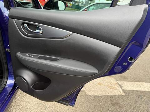 Nissan Qashqai 1.5 dCi N-Connecta SUV 5dr Diesel DCT Auto Euro 6 (s/s) (115 ps) - U80533