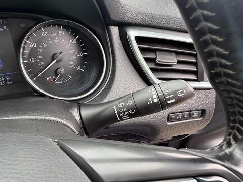 Nissan Qashqai 1.5 dCi N-Connecta SUV 5dr Diesel DCT Auto Euro 6 (s/s) (115 ps) - U80533