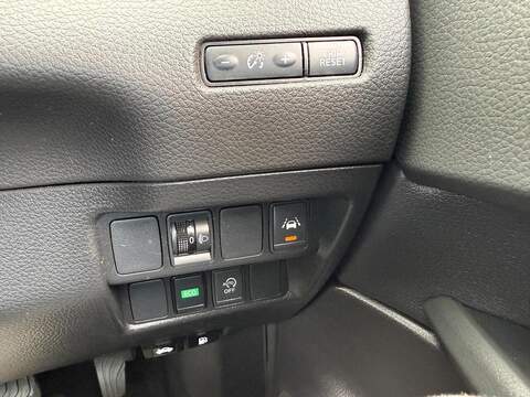 Nissan Qashqai 1.5 dCi N-Connecta SUV 5dr Diesel DCT Auto Euro 6 (s/s) (115 ps) - U80533
