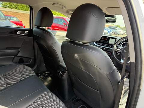 Kia XCeed 1.5 T-GDi 3 SUV 5dr Petrol Manual Euro 6 (s/s) (158 bhp) - U80535