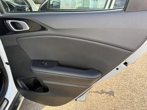 Kia XCeed 1.5 T-GDi 3 SUV 5dr Petrol Manual Euro 6 (s/s) (158 bhp) - U80535