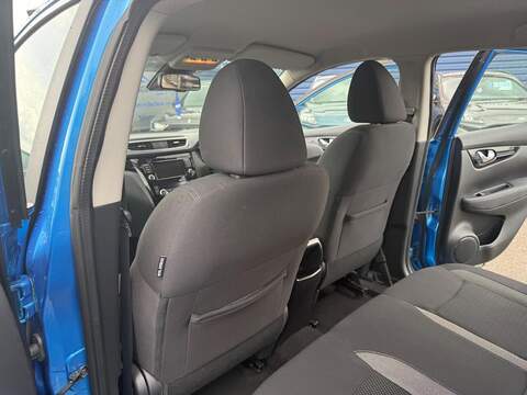 Nissan Qashqai DIG-T Acenta Premium SUV 1.3 Manual Petrol - U80538