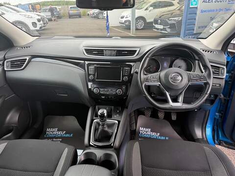 Nissan Qashqai DIG-T Acenta Premium SUV 1.3 Manual Petrol - U80538