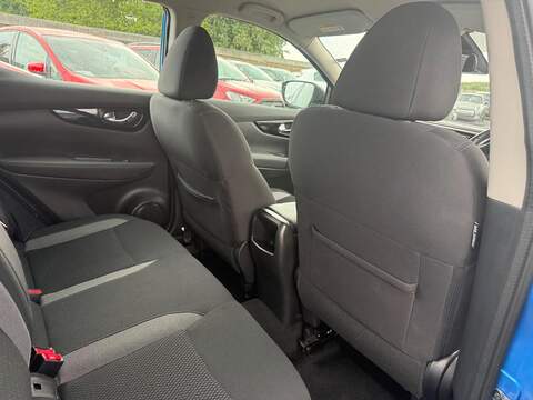 Nissan Qashqai DIG-T Acenta Premium SUV 1.3 Manual Petrol - U80538