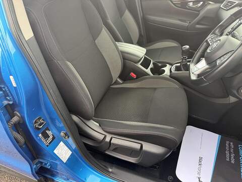 Nissan Qashqai DIG-T Acenta Premium SUV 1.3 Manual Petrol - U80538