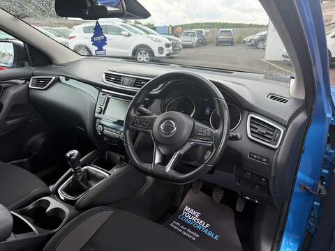 Nissan Qashqai DIG-T Acenta Premium SUV 1.3 Manual Petrol - U80538
