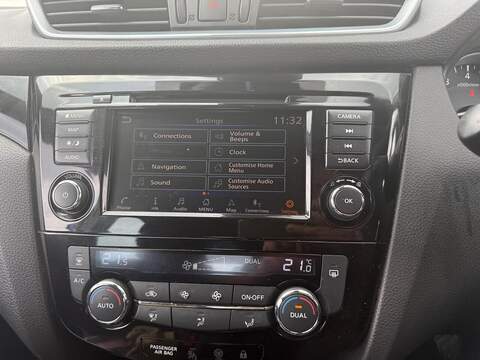 Nissan Qashqai DIG-T Acenta Premium SUV 1.3 Manual Petrol - U80538