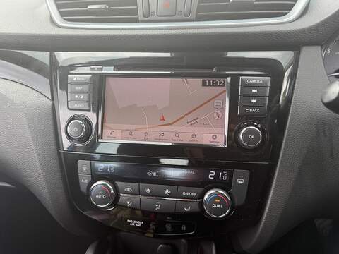 Nissan Qashqai DIG-T Acenta Premium SUV 1.3 Manual Petrol - U80538