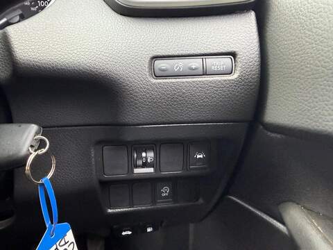 Nissan Qashqai DIG-T Acenta Premium SUV 1.3 Manual Petrol - U80538