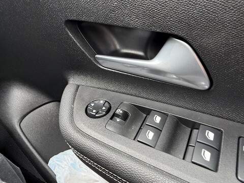 Vauxhall Mokka Electric 50kWh Ultimate Auto 5dr - U80540