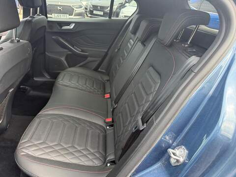 Ford Focus 1.0T EcoBoost MHEV ST-Line X Euro 6 (s/s) 5dr - U80555