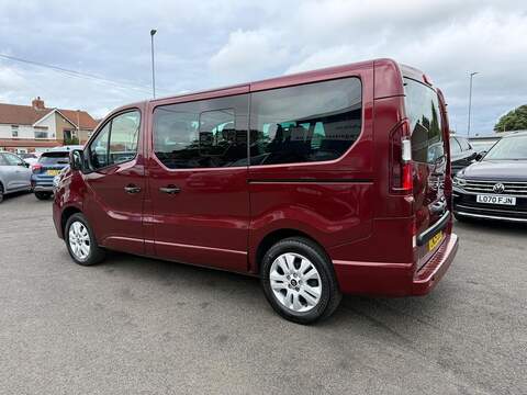 Renault Trafic 2.0 dCi SL28 Extra L1 H1 Euro 6 (s/s) 5dr (9 Seat) - U80562