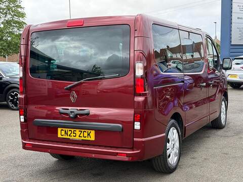 Renault Trafic 2.0 dCi SL28 Extra L1 H1 Euro 6 (s/s) 5dr (9 Seat) - U80562