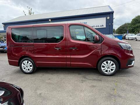 Renault Trafic 2.0 dCi SL28 Extra L1 H1 Euro 6 (s/s) 5dr (9 Seat) - U80562