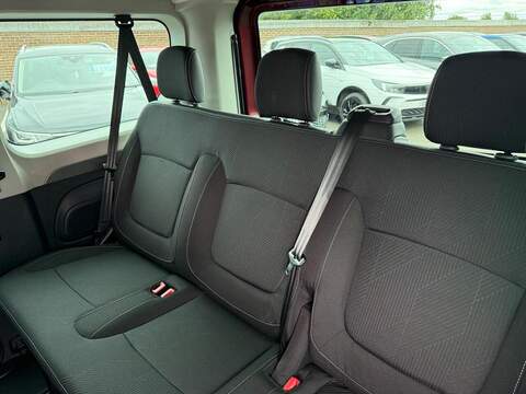 Renault Trafic 2.0 dCi SL28 Extra L1 H1 Euro 6 (s/s) 5dr (9 Seat) - U80562