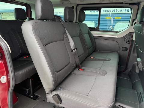Renault Trafic 2.0 dCi SL28 Extra L1 H1 Euro 6 (s/s) 5dr (9 Seat) - U80562