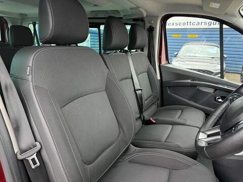 Renault Trafic 2.0 dCi SL28 Extra L1 H1 Euro 6 (s/s) 5dr (9 Seat) - U80562